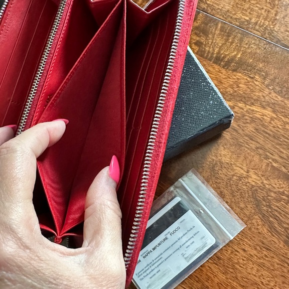 Authentic PRADA Red Calfskin V Diagramme Zippy Wallet RARE Stitched Leather - Picture 9 of 13